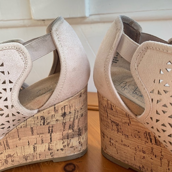 Blush suede wedges - Picture 7 of 9